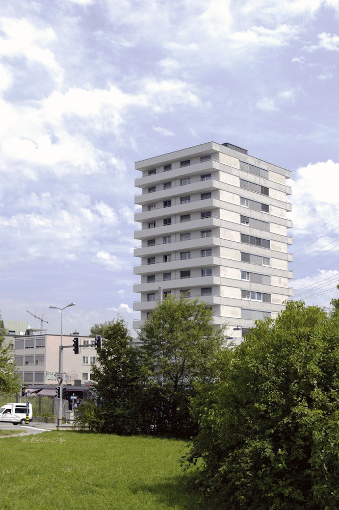 Hotel Swiss Star Tower