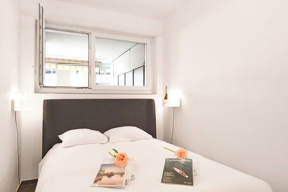 Hotel Malibu46 - Minusio Apt With Shared Pool & Balcony
