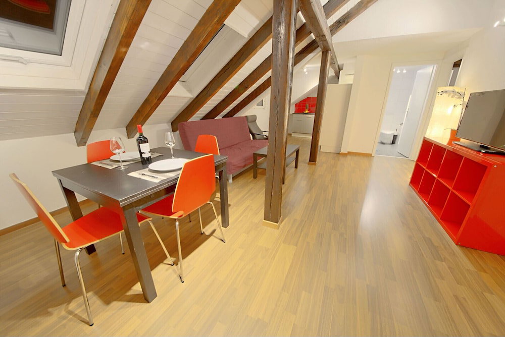 Hotel Zh Strawberry - Oerlikon Hitrental Apartment
