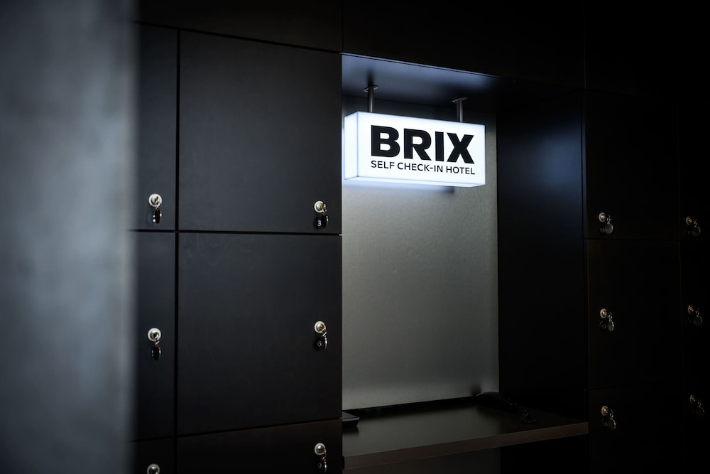 Hotel Brix - Self Check-In Hotel