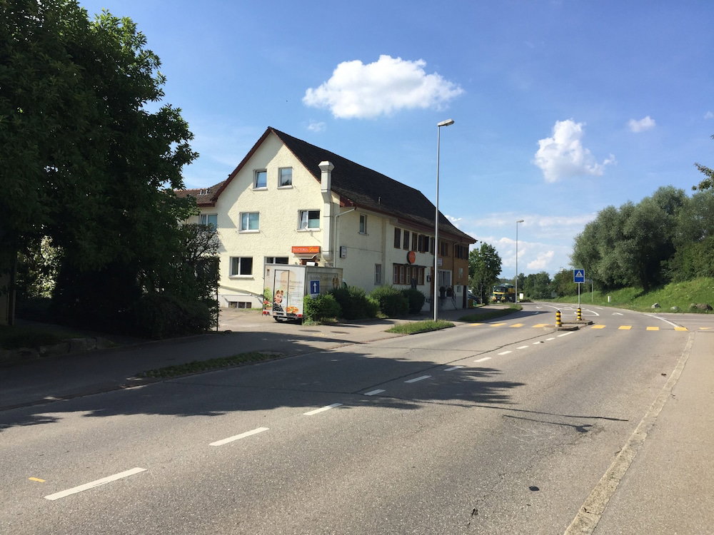 Hotel Hostel Airport Oberglatt
