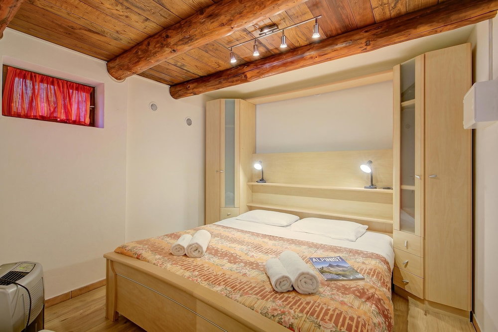 Hotel La Capannina Lake & Mountain Views