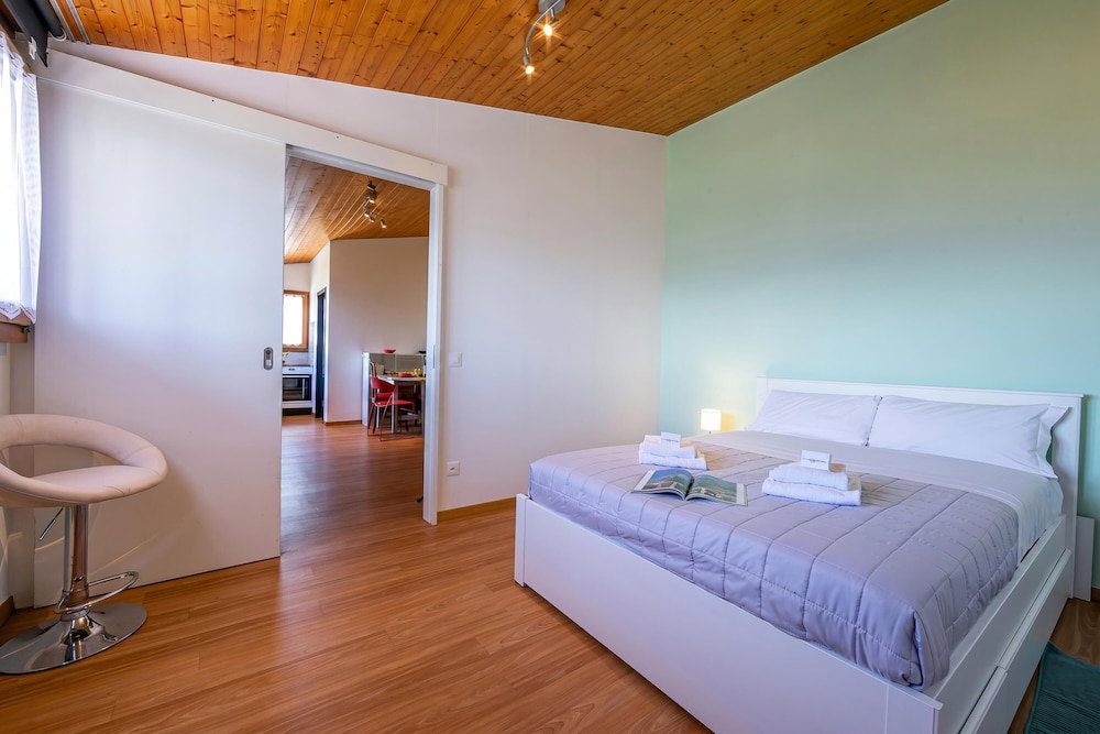 Hotel Petit Cadeau With Terrace And Private Garden