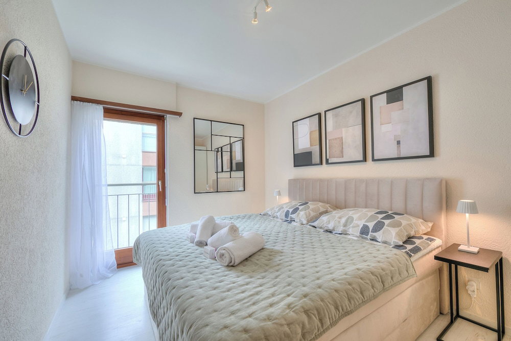 Hotel Emotion Lake Lugano With Direct Lake Access And Shared Pool
