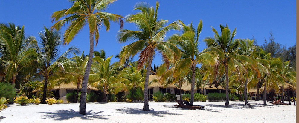 Hotel Crown Beach Resort & Spa