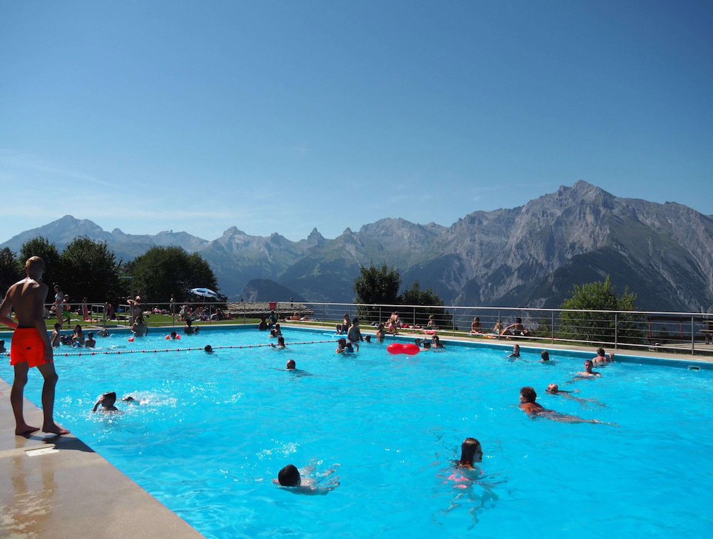 Hotel Flat In Nendaz With Ski-In/Ski-Out Access