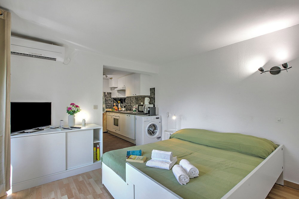 Hotel Studio W/Panoramic View, Shared Pool, Garden & Terrace