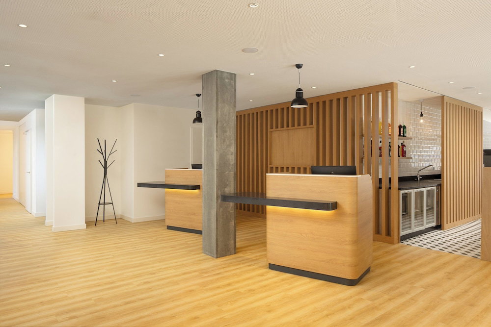 Hotel Holiday Inn Express & Suites Sion By Ihg