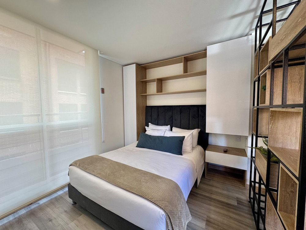Cozy Loft In 93 Park