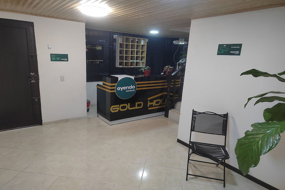 Ayenda Gold House