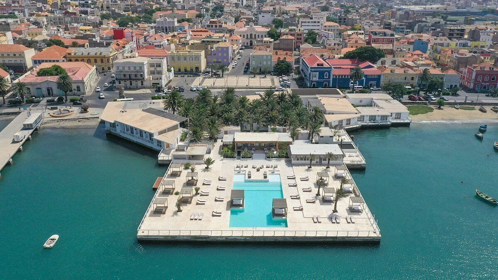 Hotel Mansa Marina Hotel