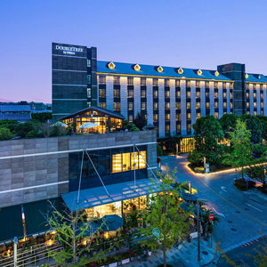 Hotel Doubletree By Hilton Shanghai Hongqiao cazare Xiayang