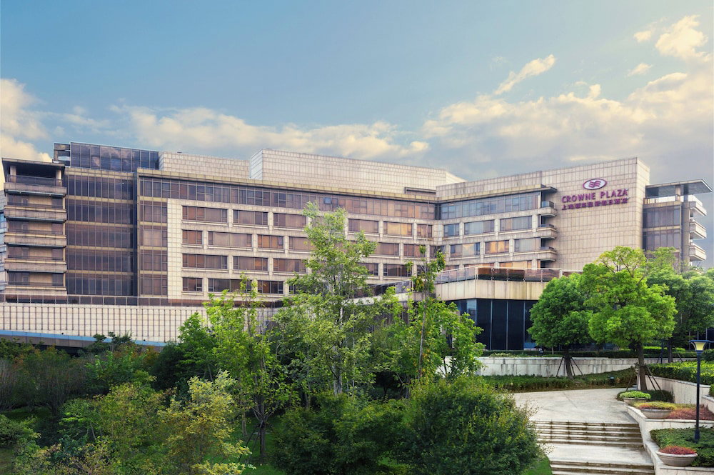 Hotel Crowne Plaza Shanghai Anting - 20 Minutes Drive To National Exhibition And Convention Center & 15 Minutes Drive To F1