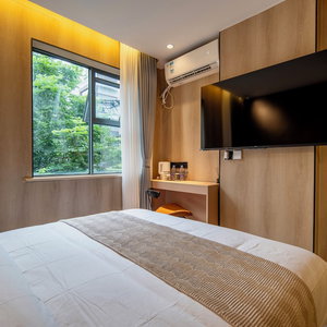 Hotel Yijiansenlinjiudian cazare Changning