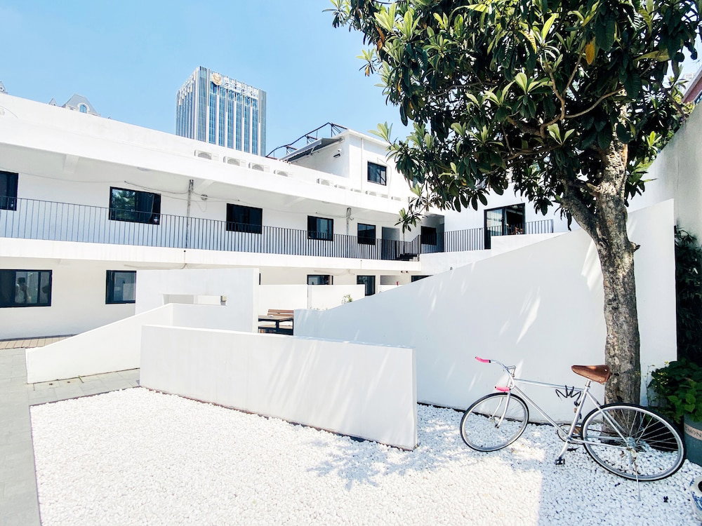 Hotel Hidden Garden International Youth Hostel - Oriental Pearl & Lujiazui
