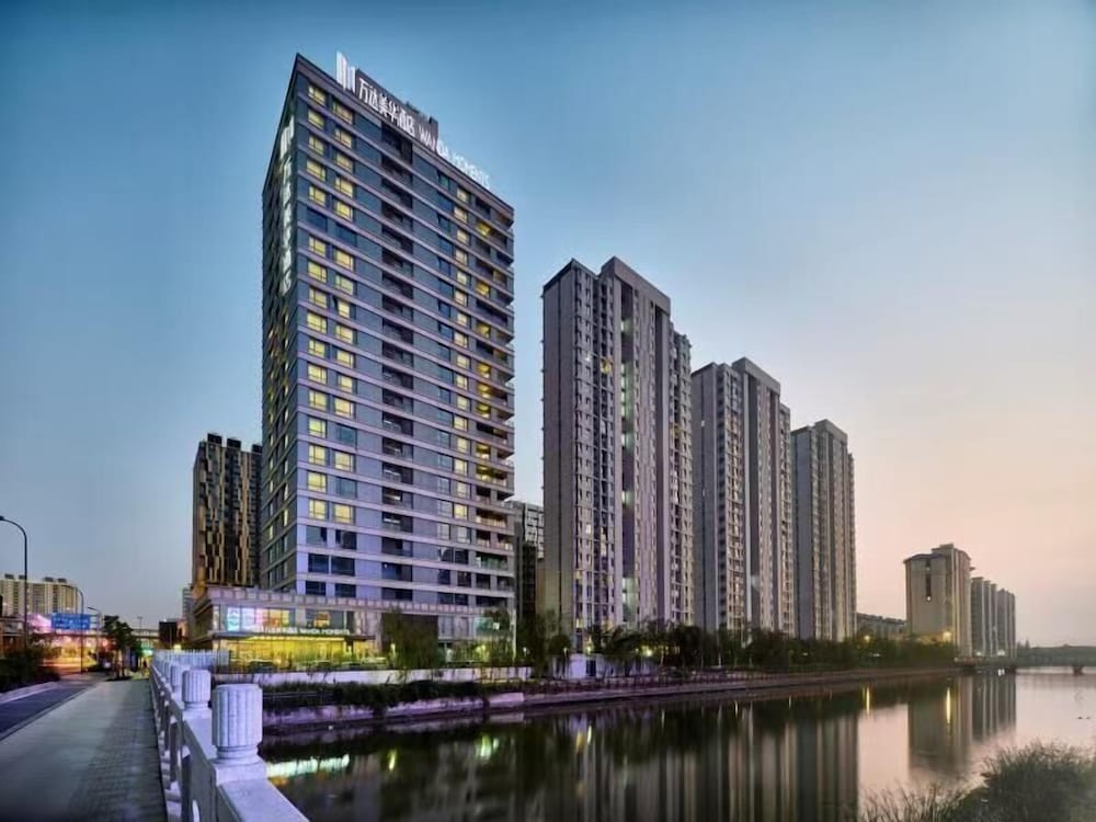 Hotel Wanda Moments Shanghai