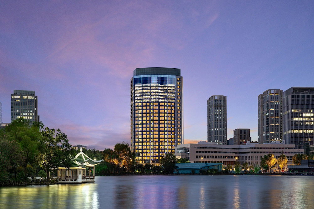 Hotel Hualuxe Shanghai Changfeng Park By Ihg