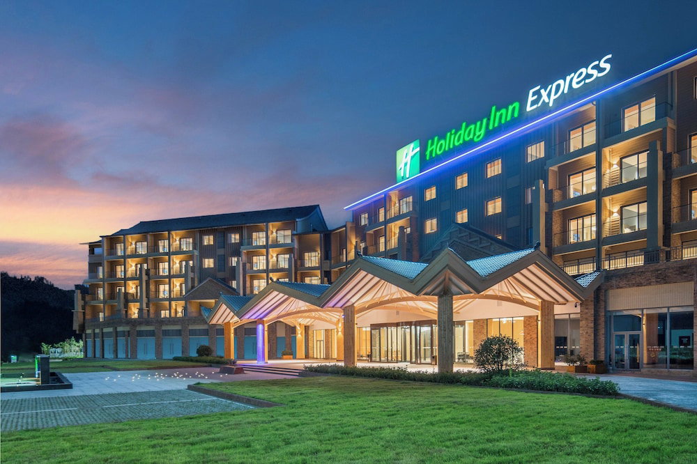Hotel Holiday Inn Express Wawu Mountain By Ihg