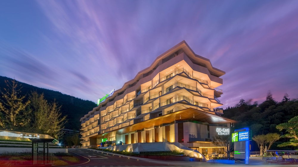 Hotel Holiday Inn Express E'mei Qiliping By Ihg