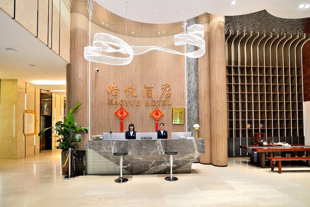 Hotel Kunningyuehaojiudian