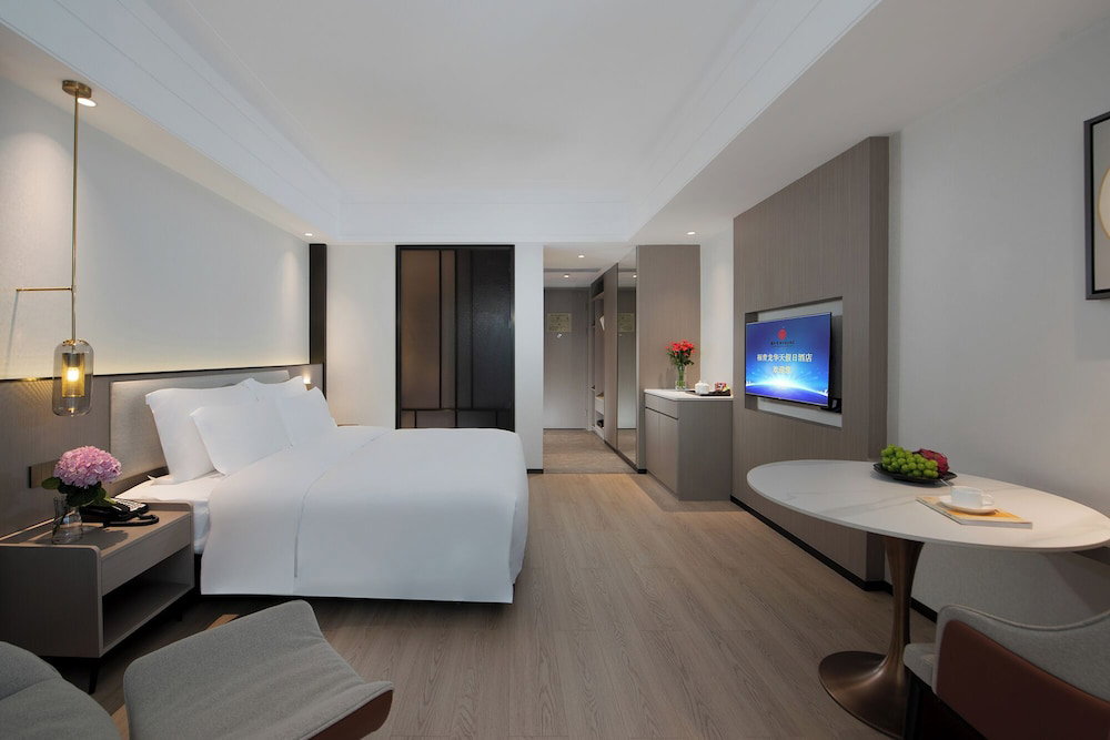 Hotel Fuqinglong Huatian Holiday Hotel