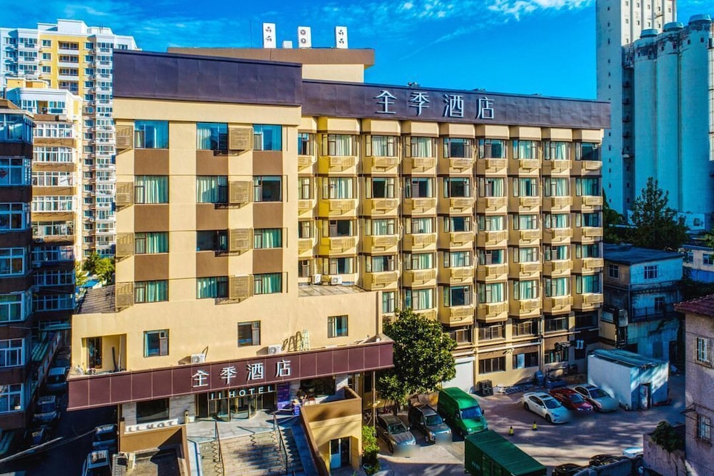 Hotel Full Season Hotel