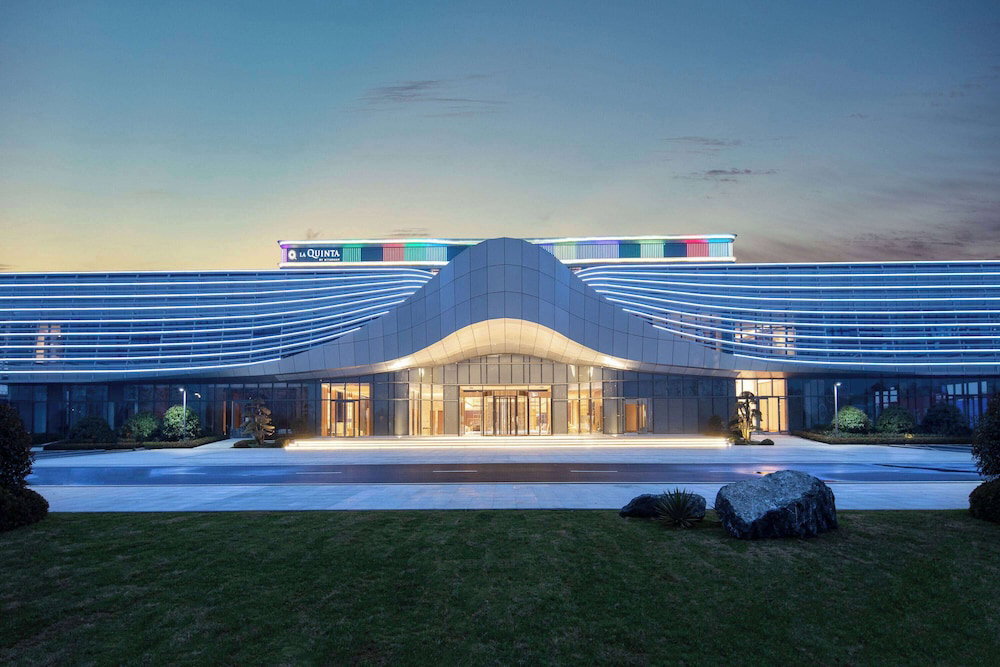 Hotel La Quinta By Wyndham Weifang South