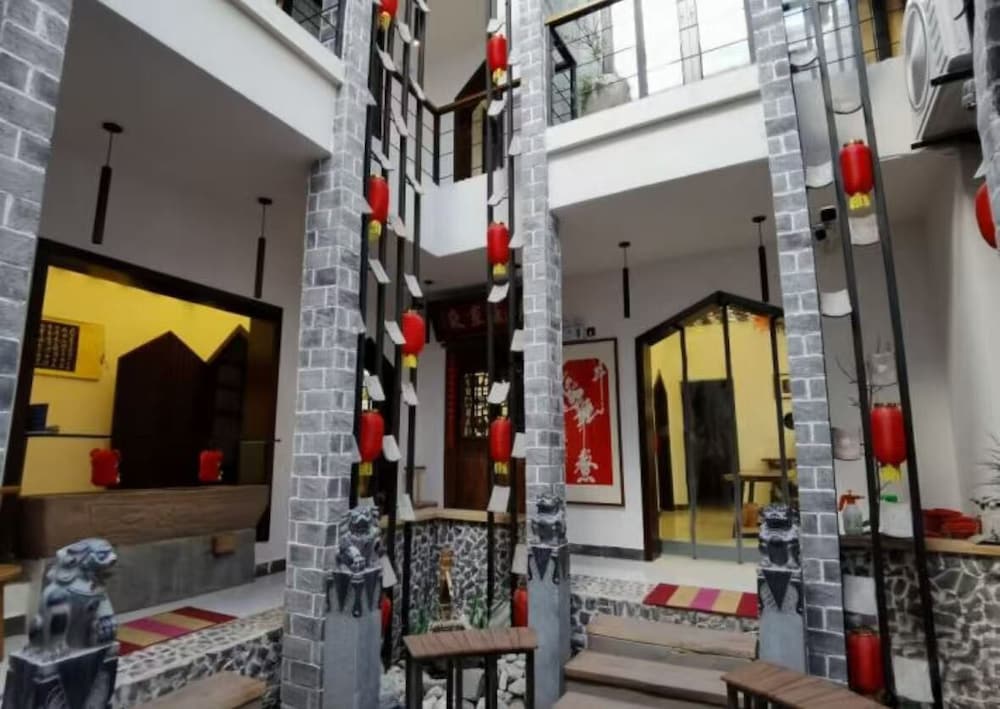 Hotel Eastwood Inn