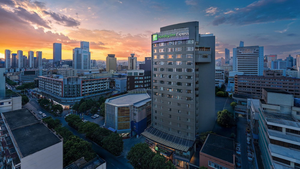 Hotel Holiday Inn Express Kunming Railway Station By Ihg