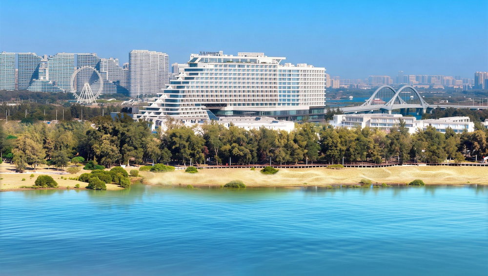 Hotel Hualuxe Resort Beihai Silver Beach By Ihg