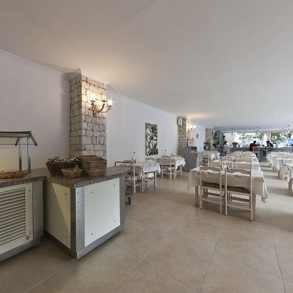 Hotel The Blue Lagoon Deluxe Hotel