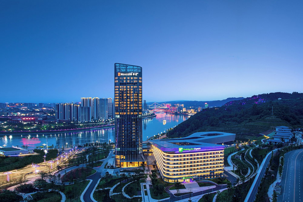 Hotel Hualuxe Yibin By Ihg