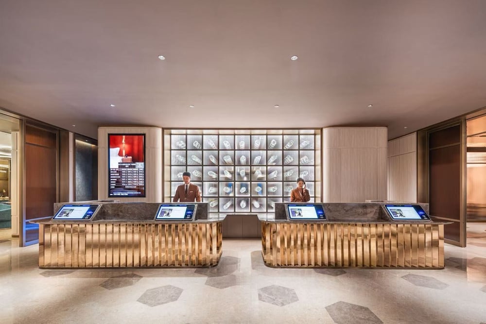 Hotel Crystal Hotel Qingdao Wusi Plaza Haijing