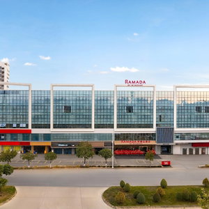 Hotel Ramada By Wyndham Zhaoqing Dawang cazare Xiamao