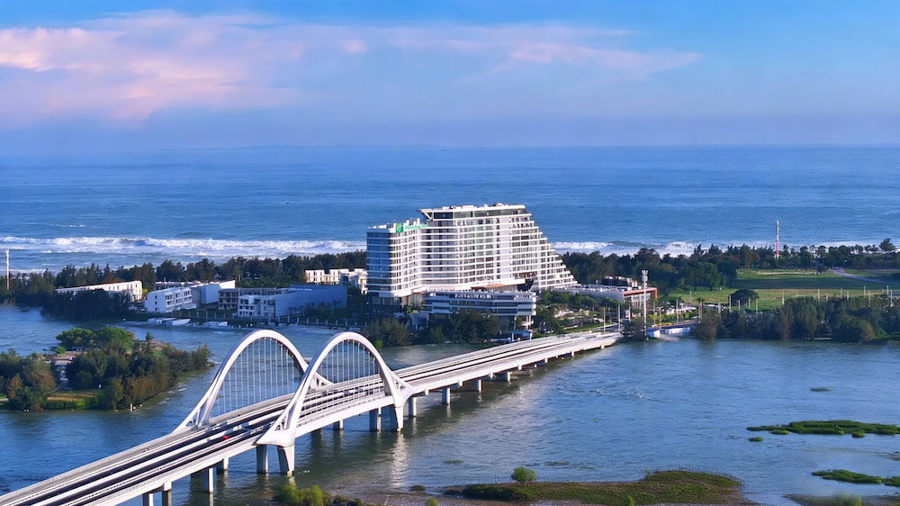Hotel Holiday Inn Beihai Silver Beach By Ihg