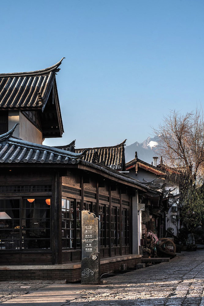 Hotel Lijiang Old Town Lanshe Hotel