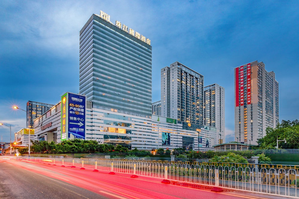 Hotel Guangzhou Pearl River International Hotel （Yijing Lu Metro Station）