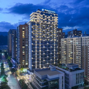 Hotel Holiday Inn Express Kunming Yiliang Center By Ihg cazare Beigucheng
