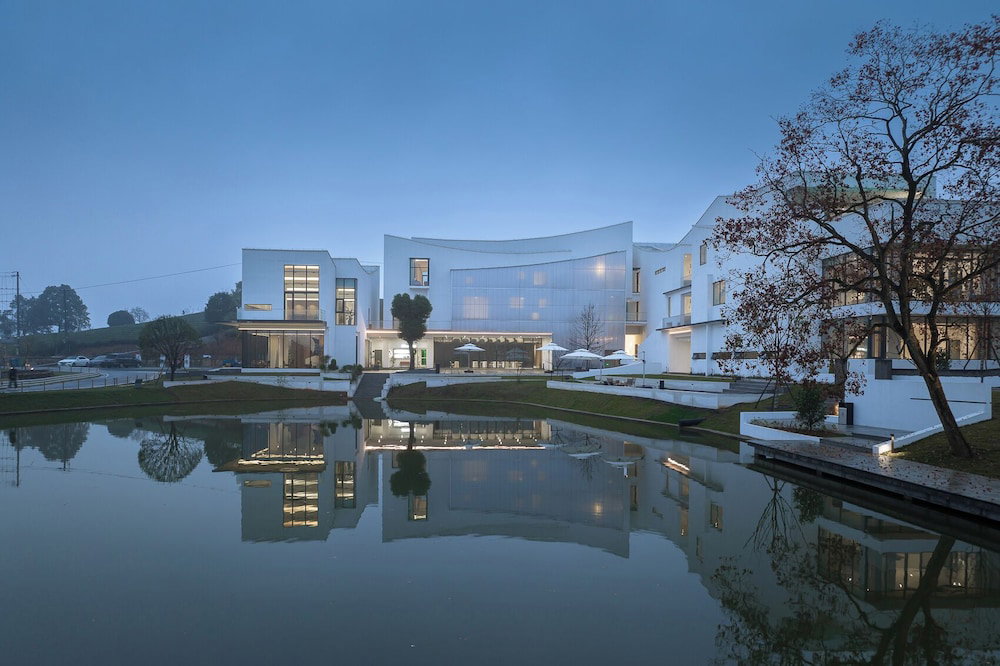 Hotel Xinchi Sakura Valley Resort