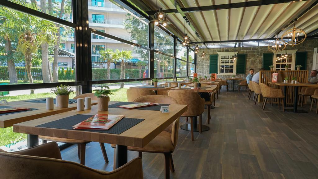 Dit Evrika Beach Club Hotel