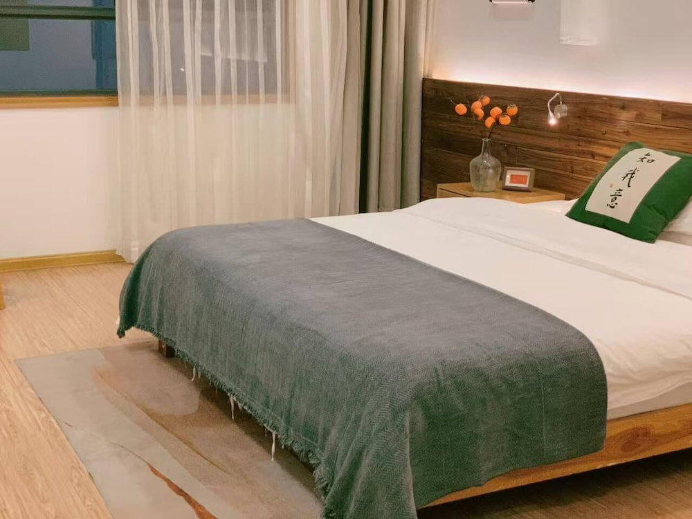 Hotel One House