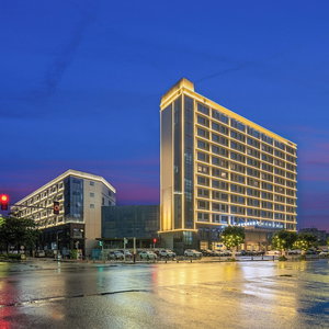 Hotel Rezen Longuu Hotel - Guangzhou Baiyun Airport Cultural Tourism City cazare Huashan