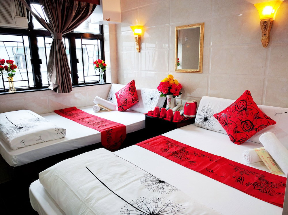 Hotel Day And Night Hotel - Hostel