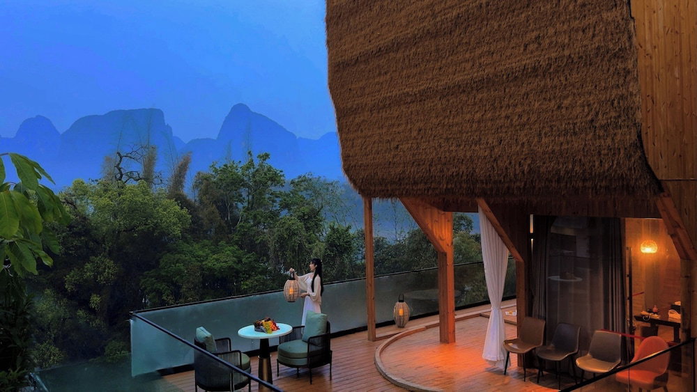 Hotel The First Glimpse Karst Villas - Impression Liusan Jie Branch - Neo-Chinese Courtyard Design