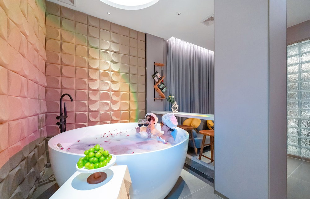 Hotel Henghe Selected S Design Hotel - Flagship Store Of Guangzhou Baiyun Railway Station International Convention Center