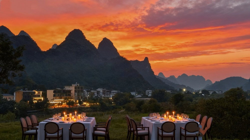 Hotel Cindy Villa - Rice Fields &Amp; Karst Peaks At Yulong River - Infinity Pool