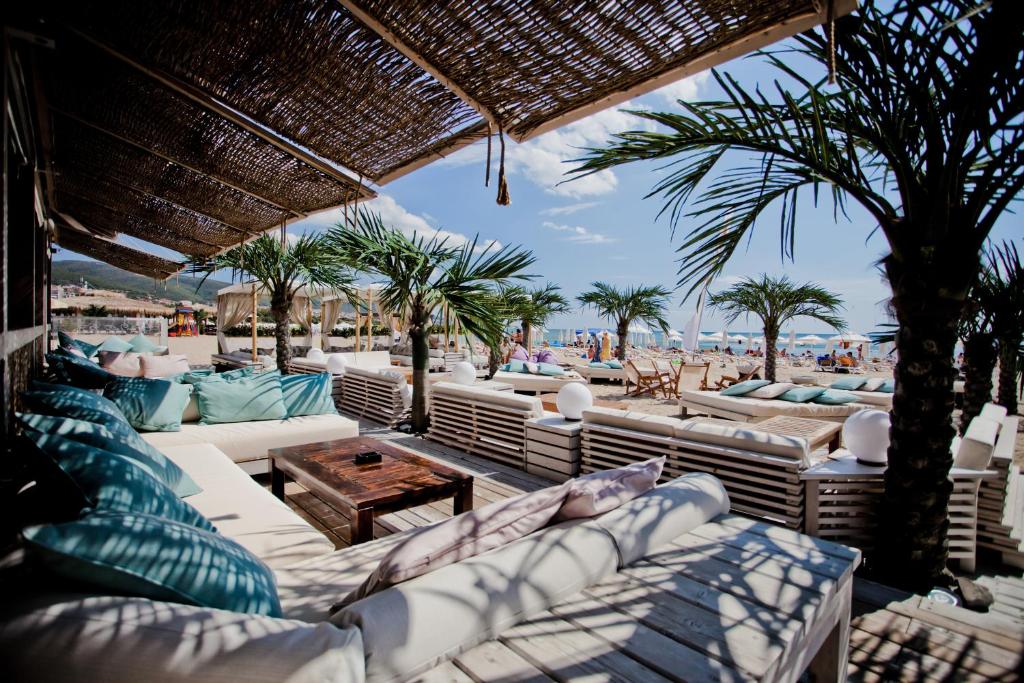 Dit Majestic Hotel