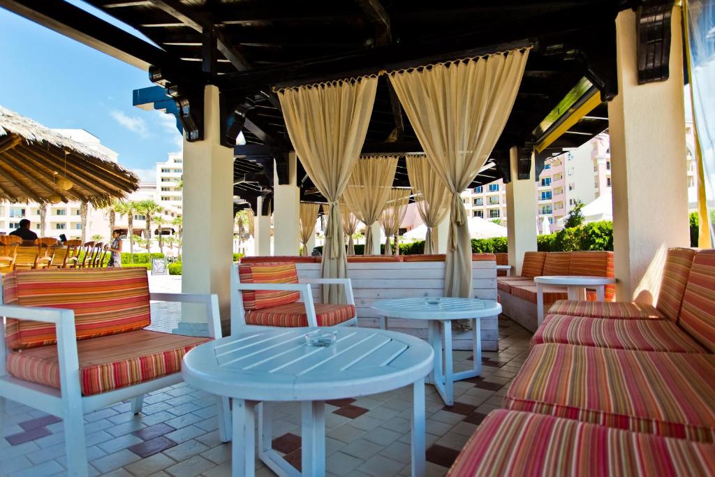 Dit Majestic Hotel