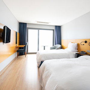 Hotel Asia Lakeside Hotel cazare Chinju