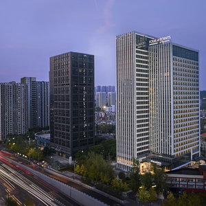 Hotel Four Points By Sheraton Chongqing North Railway Station cazare Gulu